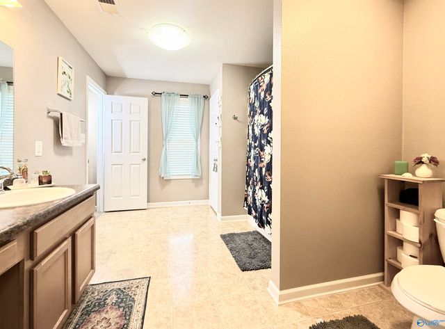 3070 Castlecreek Drive, Madison, AL 35756