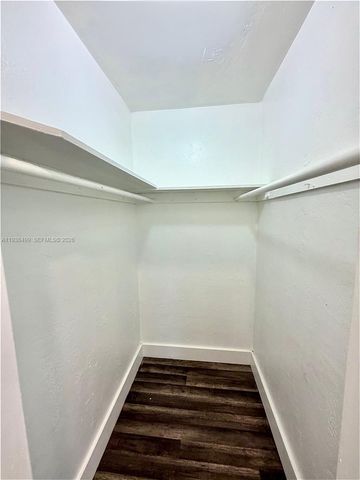 16890 NE 21st Ave 10, North Miami Beach, FL 33162