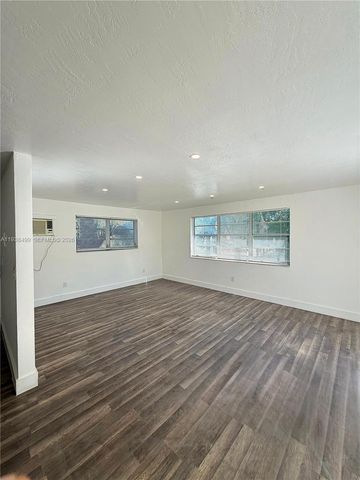 16890 NE 21st Ave 10, North Miami Beach, FL 33162