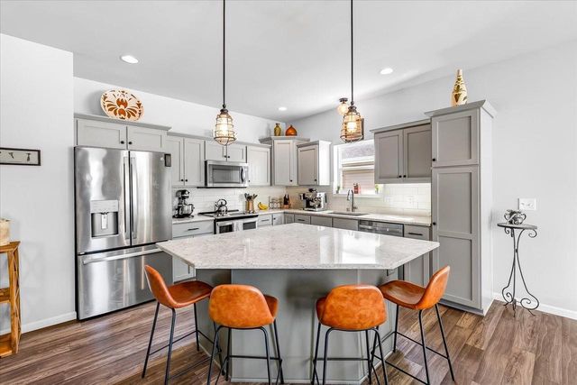 1320 Blazingstar Lane, Sun Prairie, WI 53590