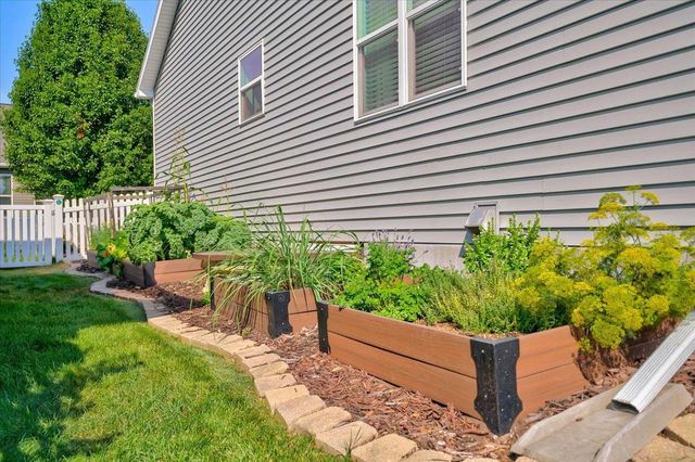 1320 Blazingstar Lane, Sun Prairie, WI 53590