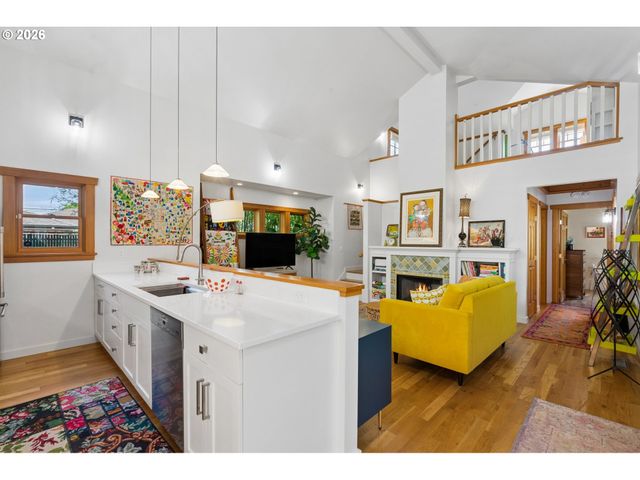 7038 Se CLINTON St, Portland, OR 97206