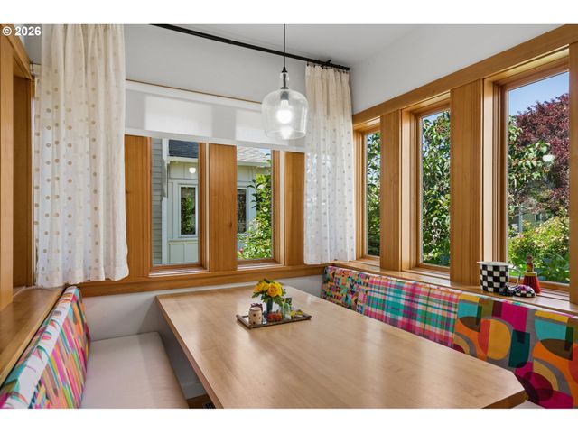 7038 Se CLINTON St, Portland, OR 97206