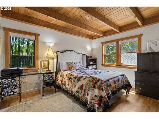 7038 Se CLINTON St, Portland, OR 97206