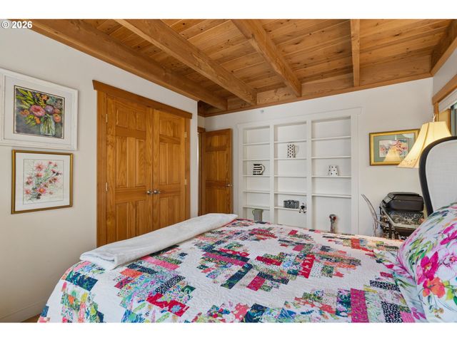 7038 Se CLINTON St, Portland, OR 97206