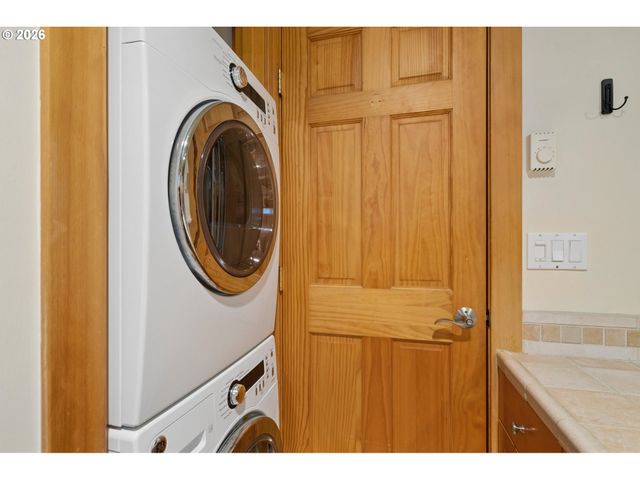 7038 Se CLINTON St, Portland, OR 97206