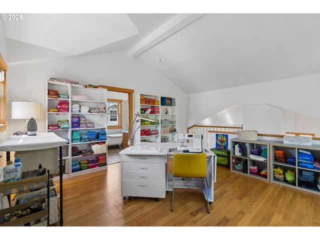 7038 Se CLINTON St, Portland, OR 97206