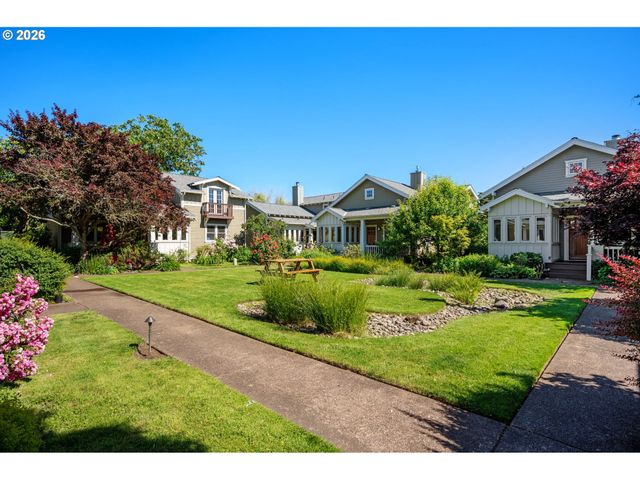 7038 Se CLINTON St, Portland, OR 97206