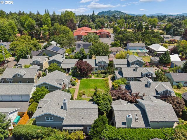 7038 Se CLINTON St, Portland, OR 97206
