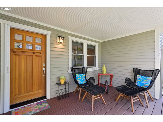 7038 Se CLINTON St, Portland, OR 97206