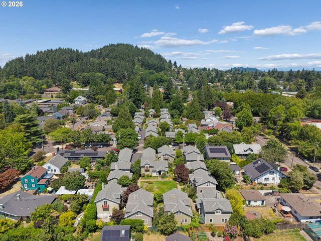 7038 Se CLINTON St, Portland, OR 97206