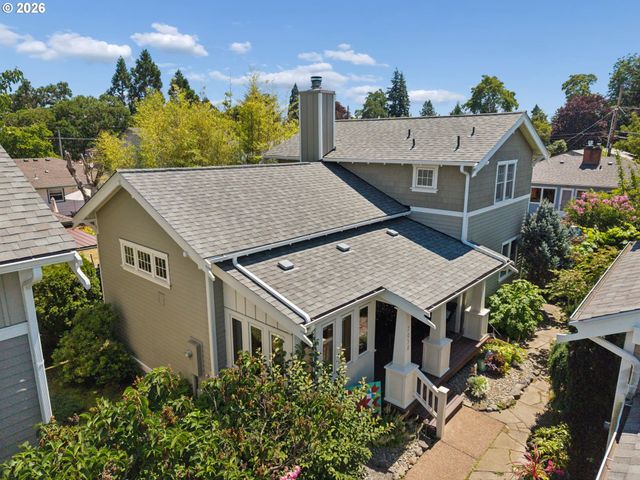 7038 Se CLINTON St, Portland, OR 97206