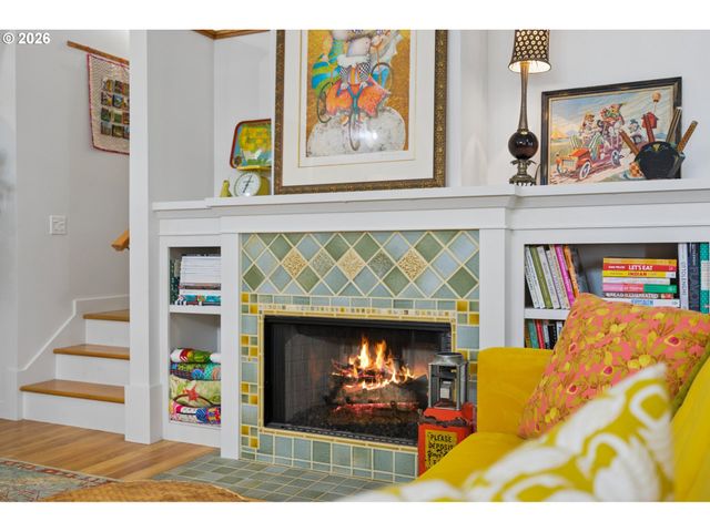 7038 Se CLINTON St, Portland, OR 97206