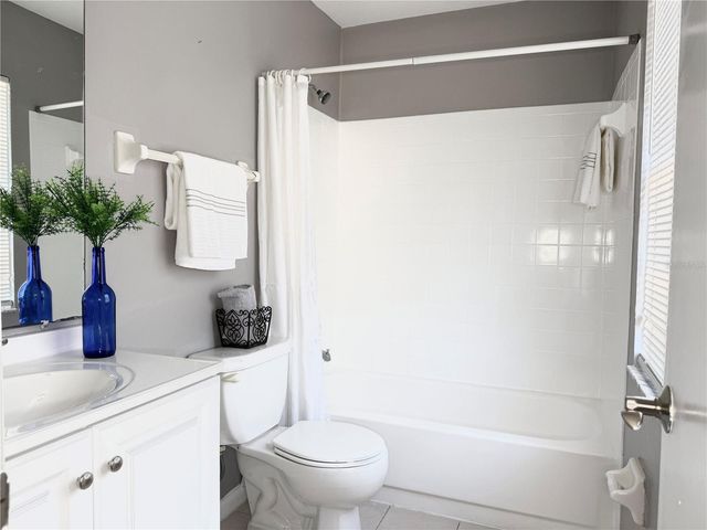 5156 TENNIS COURT CIRCLE, Tampa, FL 33617