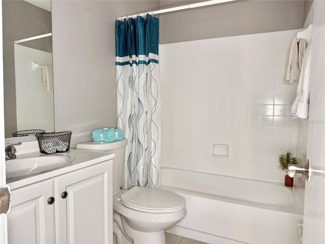 5156 TENNIS COURT CIRCLE, Tampa, FL 33617