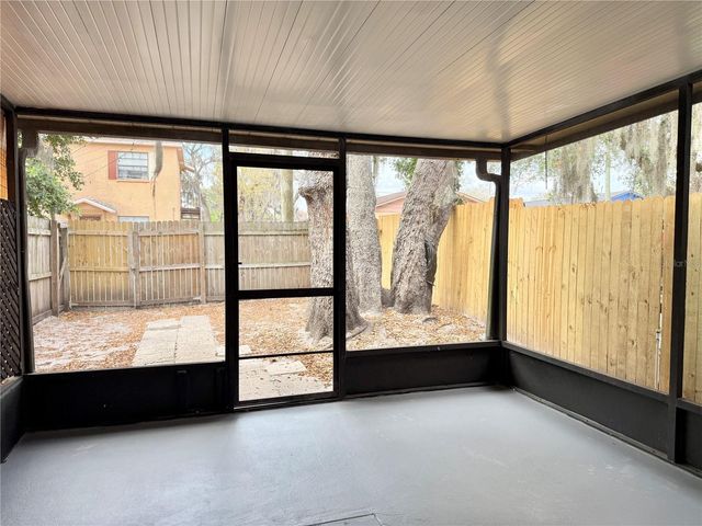 5156 TENNIS COURT CIRCLE, Tampa, FL 33617