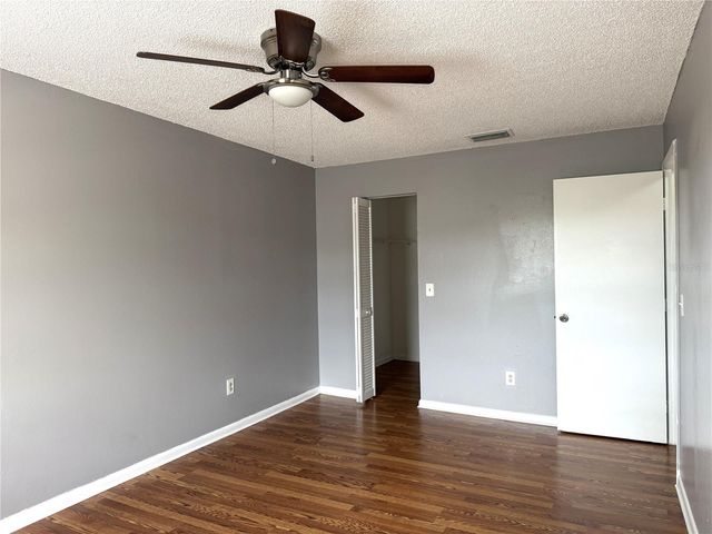 5156 TENNIS COURT CIRCLE, Tampa, FL 33617