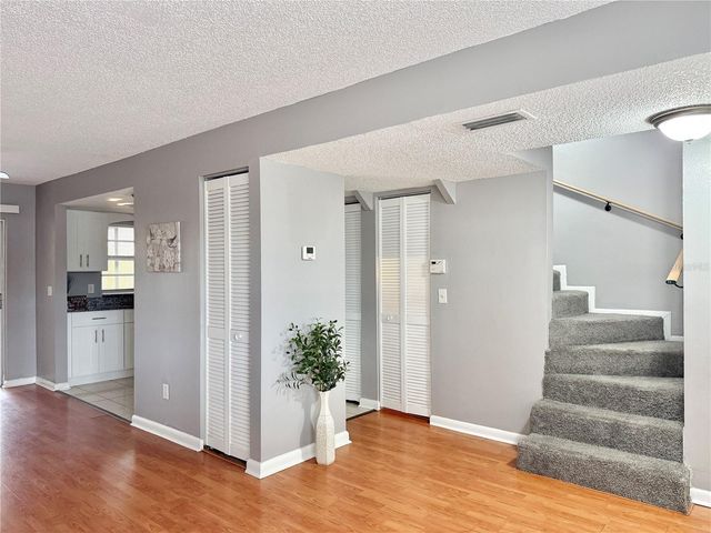 5156 TENNIS COURT CIRCLE, Tampa, FL 33617