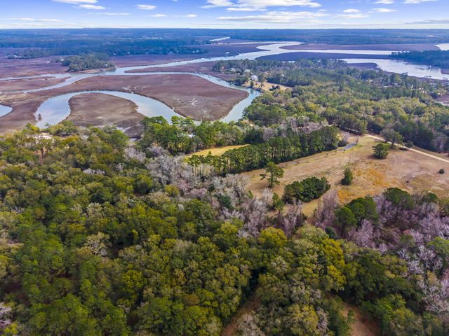 8340 Crooked Creek Lane, Edisto Island, SC 29438