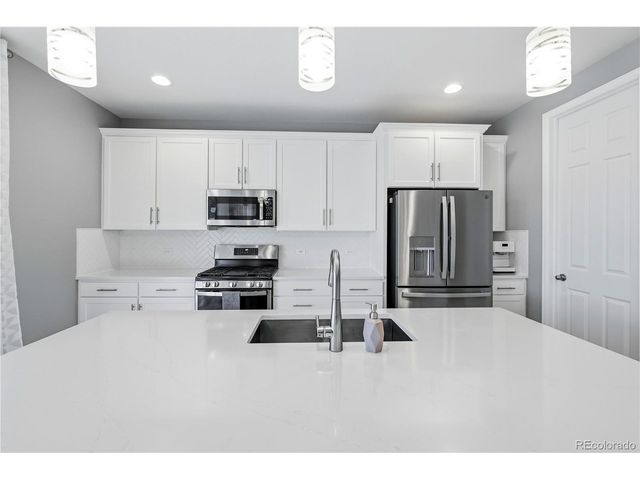 2660 Gray Wolf Pt, Castle Rock, CO 80104