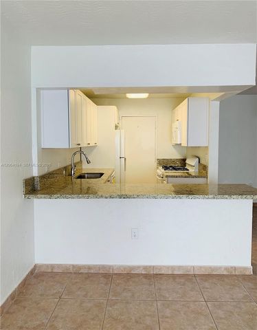 6900 N Kendall Dr A304, Pinecrest, FL 33156