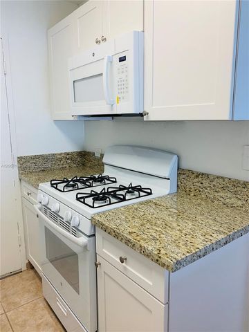 6900 N Kendall Dr A304, Pinecrest, FL 33156