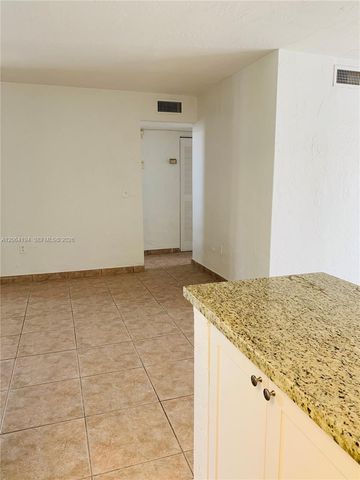 6900 N Kendall Dr A304, Pinecrest, FL 33156