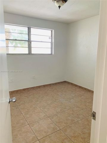 6900 N Kendall Dr A304, Pinecrest, FL 33156