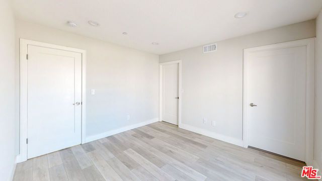 953 N Mariposa Avenue B, Los Angeles, CA 90029
