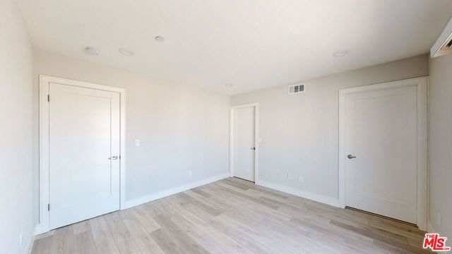 953 N Mariposa Avenue B, Los Angeles, CA 90029