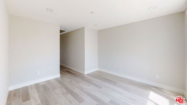 953 N Mariposa Avenue B, Los Angeles, CA 90029