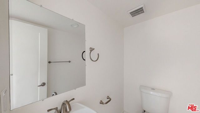 953 N Mariposa Avenue B, Los Angeles, CA 90029