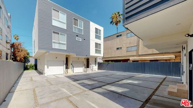953 N Mariposa Avenue B, Los Angeles, CA 90029