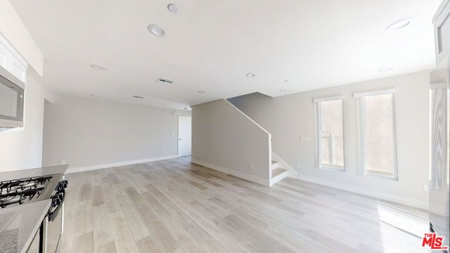 953 N Mariposa Avenue B, Los Angeles, CA 90029