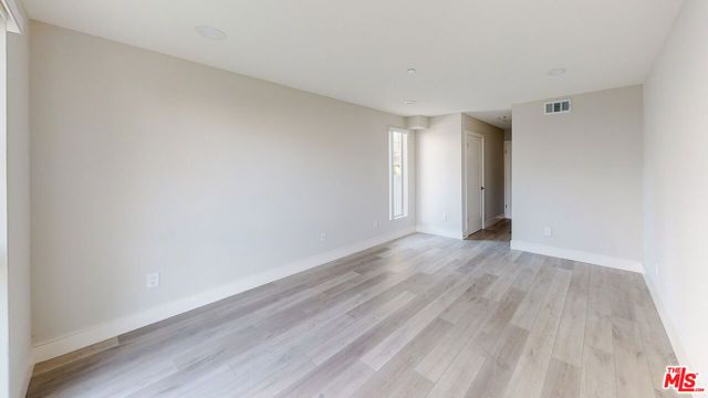 953 N Mariposa Avenue B, Los Angeles, CA 90029