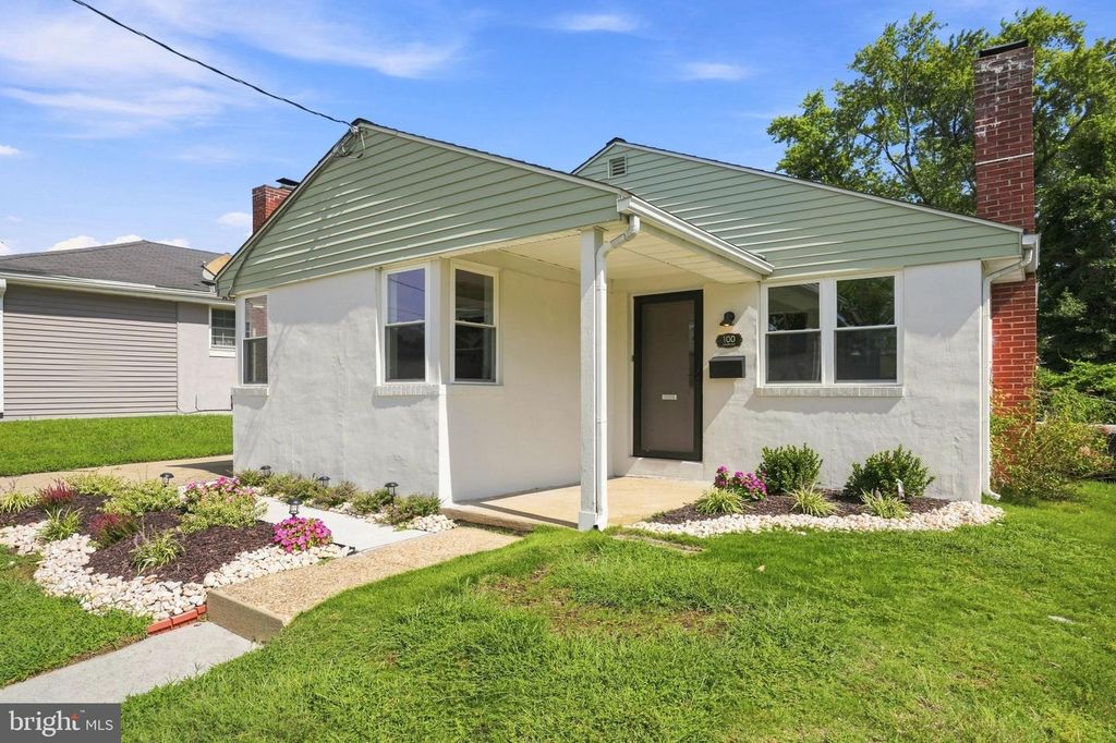 100 BOWERS AVE, Runnemede, NJ 08078