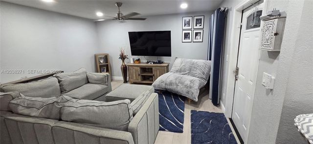 7907 NW 73rd Ave, Tamarac, FL 33321