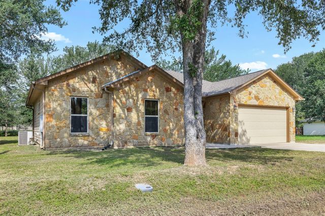 108 Pohakuloa DR, Bastrop, TX 78602