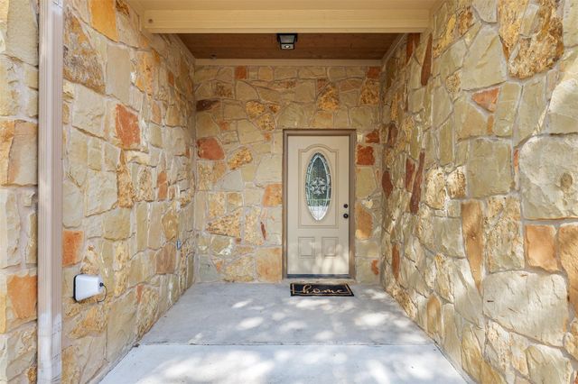 108 Pohakuloa DR, Bastrop, TX 78602