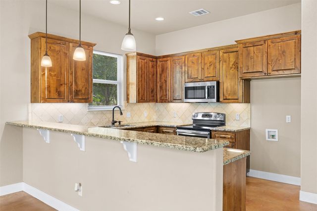 108 Pohakuloa DR, Bastrop, TX 78602