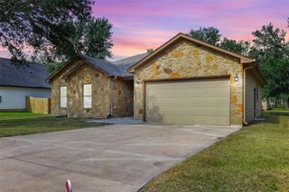 108 Pohakuloa DR, Bastrop, TX 78602