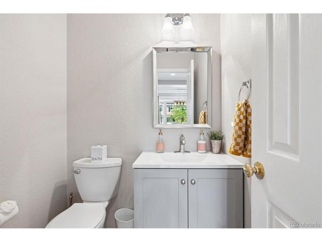 8394 Deframe Ct, Arvada, CO 80005