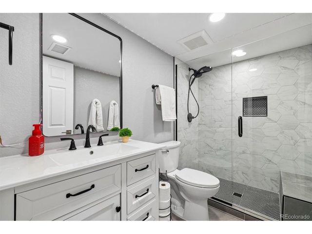 8394 Deframe Ct, Arvada, CO 80005