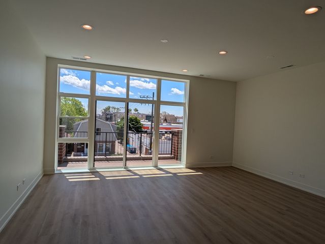 4740 W Addison Street 02, Chicago, IL 60641