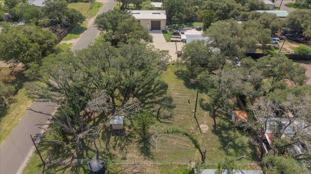 24705 Whitney DR, Spicewood, TX 78669
