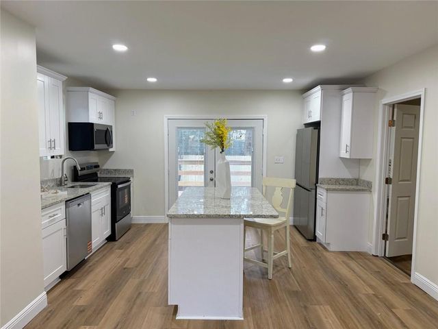 2905 S Sherwood Drive, Mobile, AL 36606