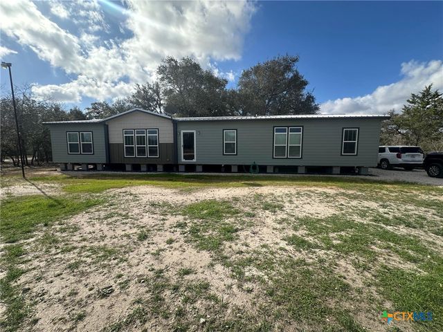 838 E. Oak St., Goliad, TX 77963