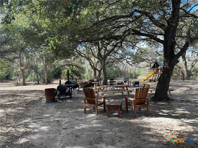 838 E. Oak St., Goliad, TX 77963