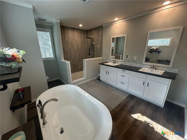 838 E. Oak St., Goliad, TX 77963