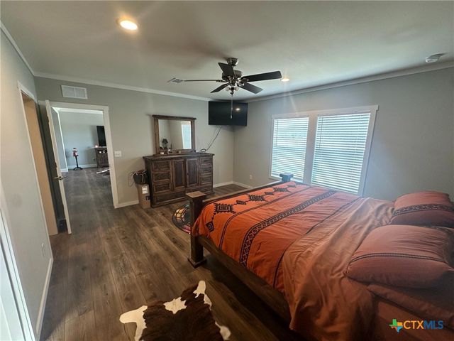 838 E. Oak St., Goliad, TX 77963